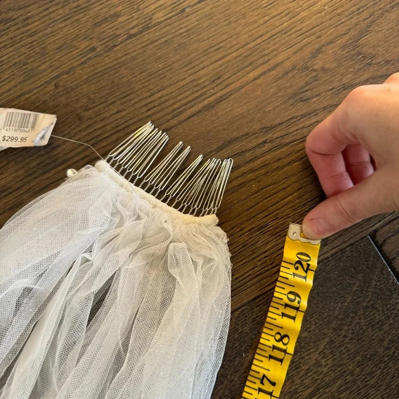 Beaded Glitter Tulle Veil - Picture 7 of 7